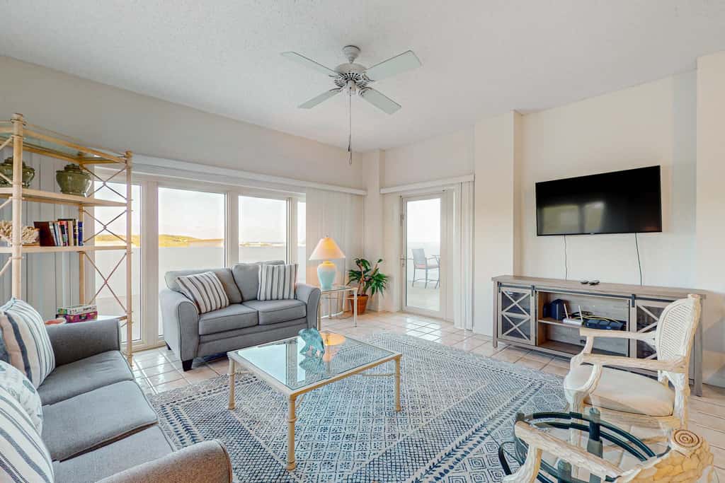 Beachfront luxury with panoramic Gulf views