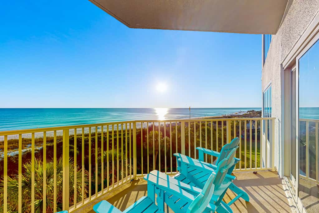 2BR beachfront, Gulf views, sleeps 6