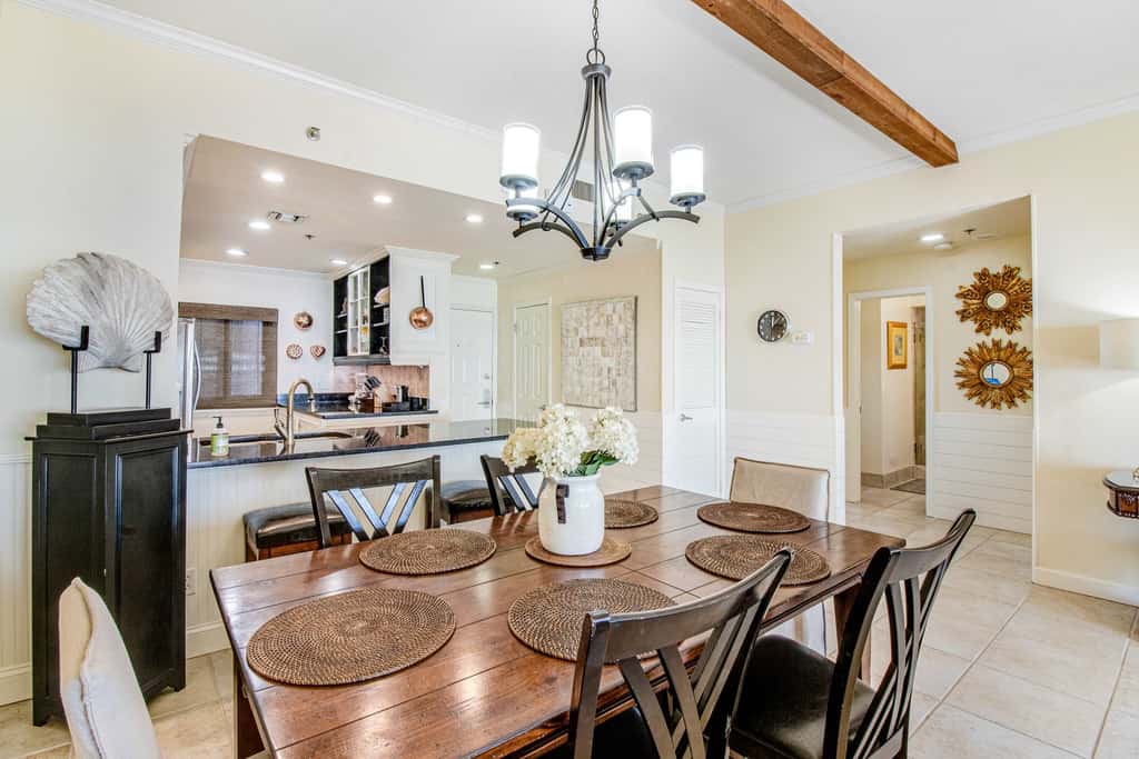 2BR Gulf-front condo w/ private balconies