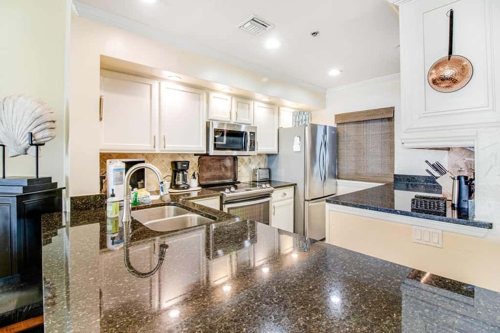 2BR Gulf-front condo w/ private balconies
