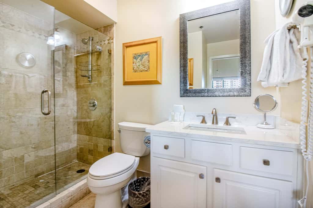 2BR Gulf-front condo w/ private balconies