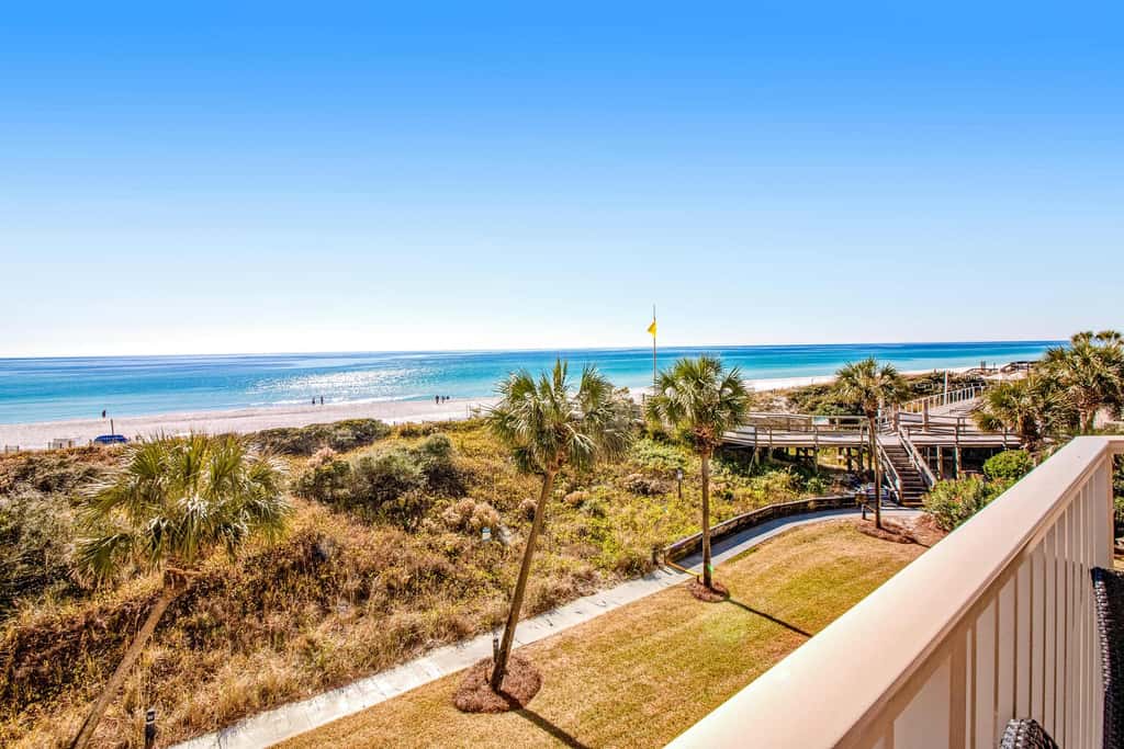 2BR Gulf-front condo w/ private balconies