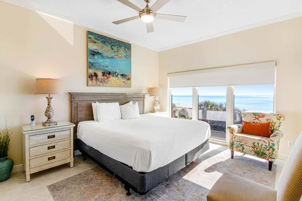 2BR Gulf-front condo w/ private balconies