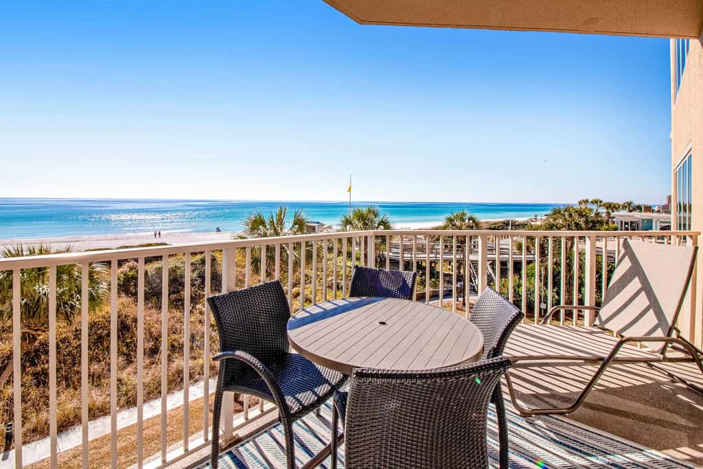 2BR Gulf-front condo w/ private balconies