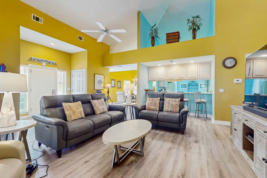 3BR villa, heated pool & beach access