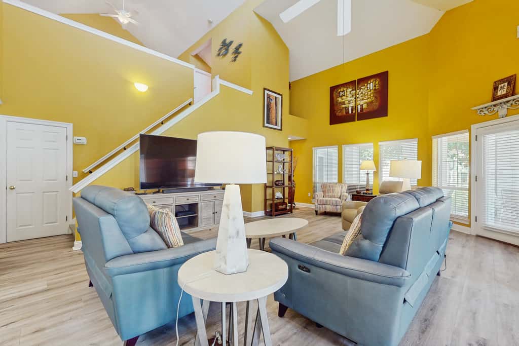 3BR villa, heated pool & beach access