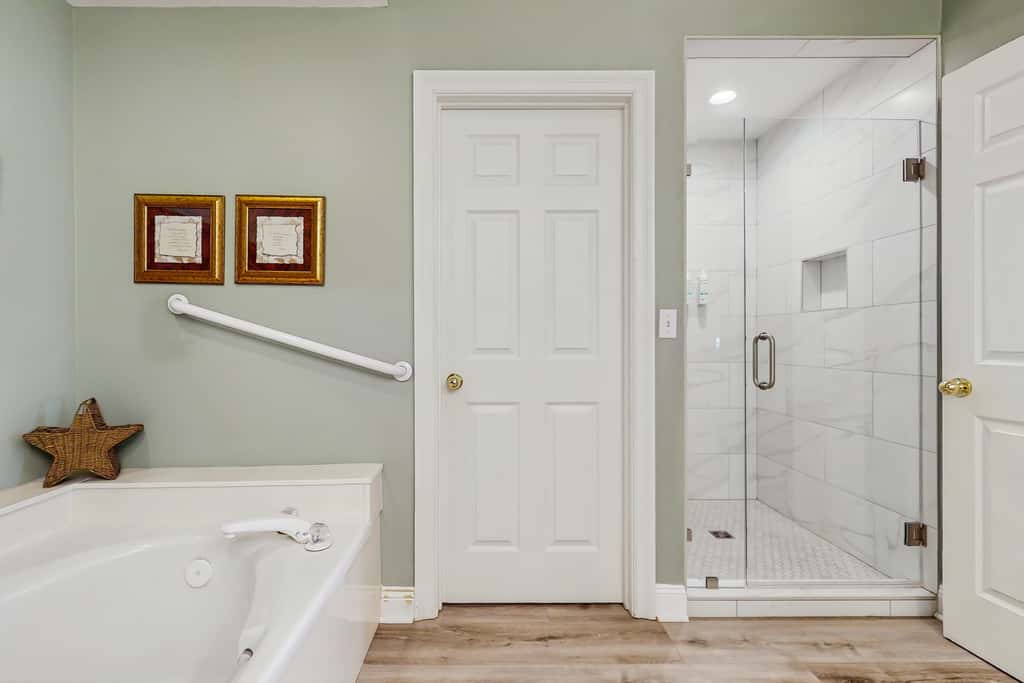 3BR villa, heated pool & beach access