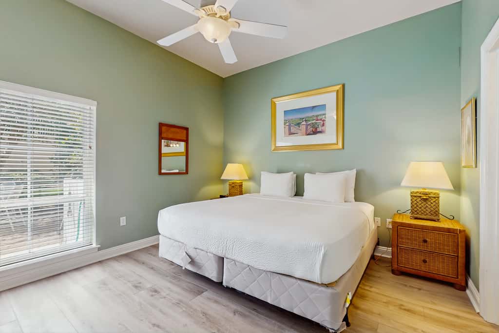 3BR villa, heated pool & beach access