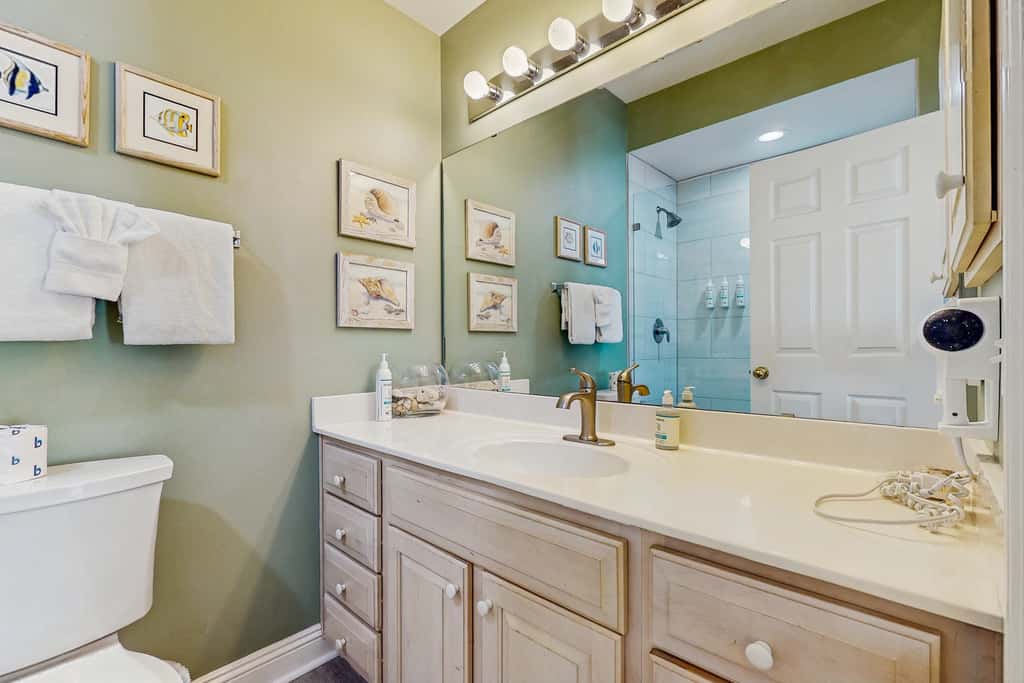 3BR villa, heated pool & beach access