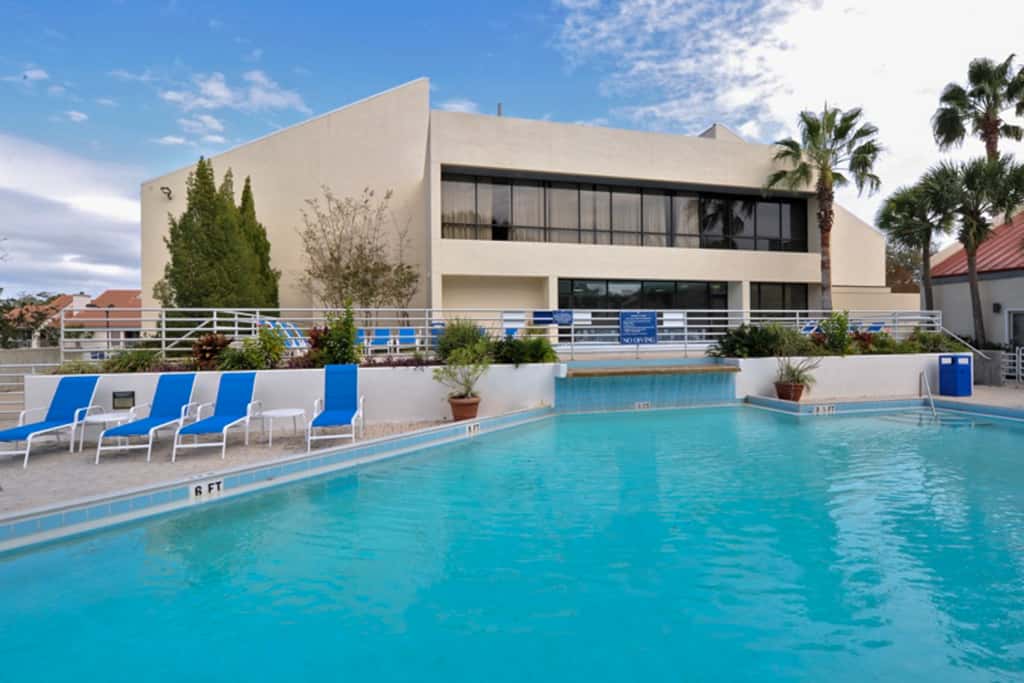 3BR villa, heated pool & beach access