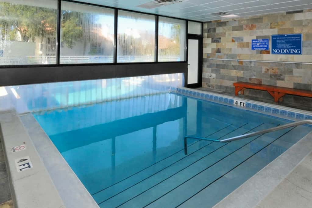 3BR villa, heated pool & beach access