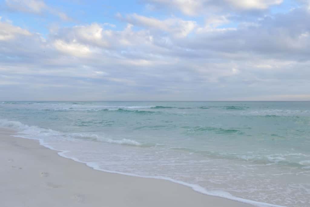 Beachfront condo with Gulf views & private balcony