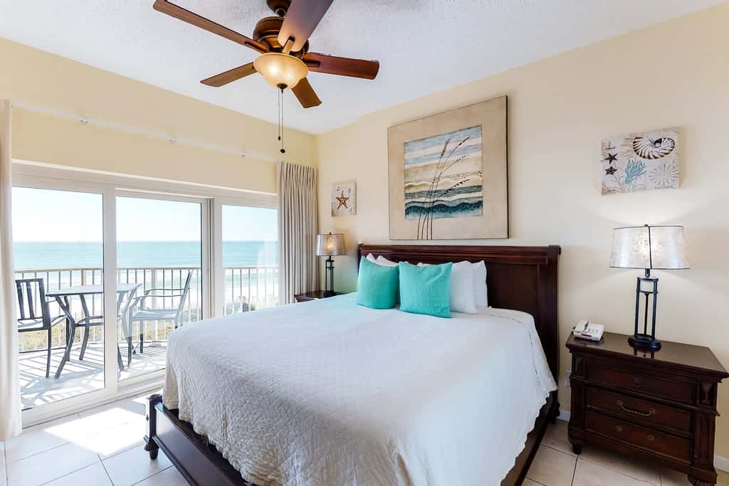 Beachfront condo with Gulf views & private balcony