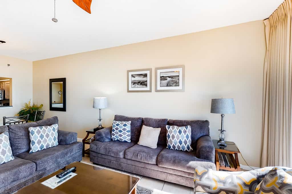 Beachfront condo with Gulf views & private balcony