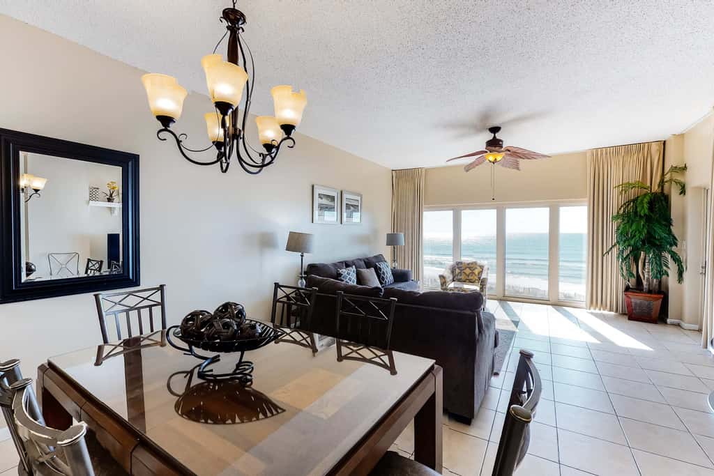 Beachfront condo with Gulf views & private balcony