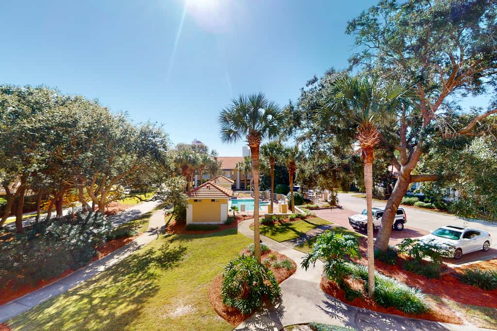 Exclusive 3BR retreat, steps to beach, pools