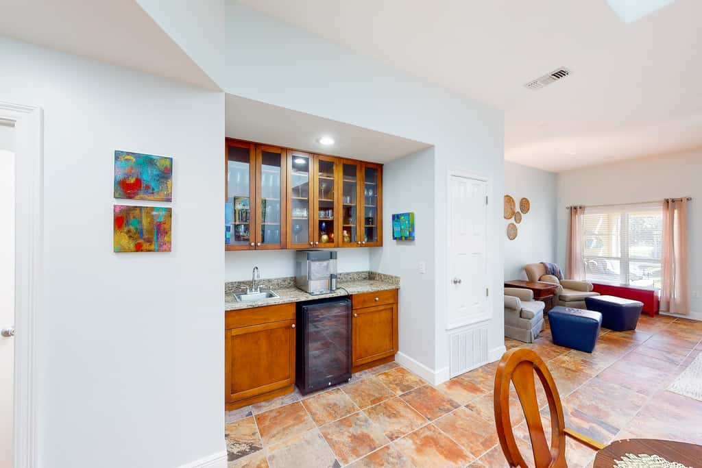 Exclusive 3BR retreat, steps to beach, pools