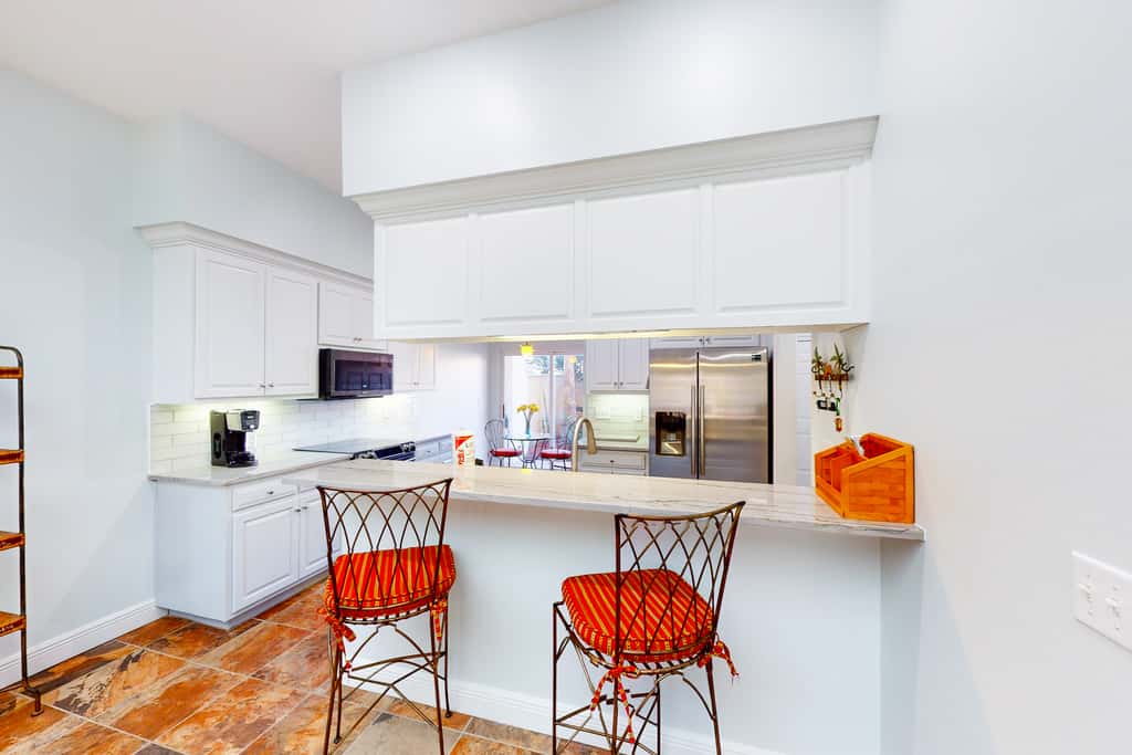 Exclusive 3BR retreat, steps to beach, pools