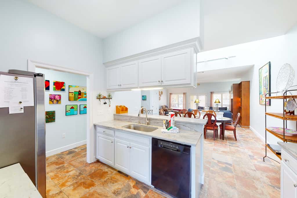 Exclusive 3BR retreat, steps to beach, pools