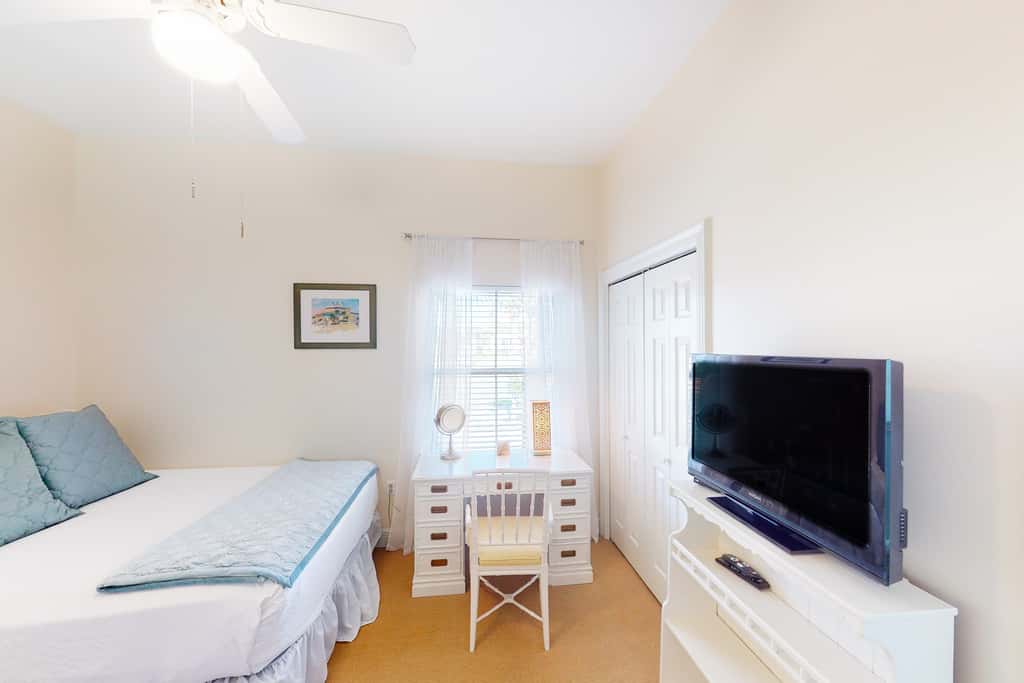 Exclusive 3BR retreat, steps to beach, pools