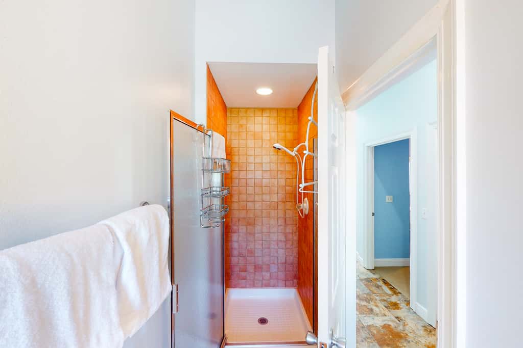 Exclusive 3BR retreat, steps to beach, pools