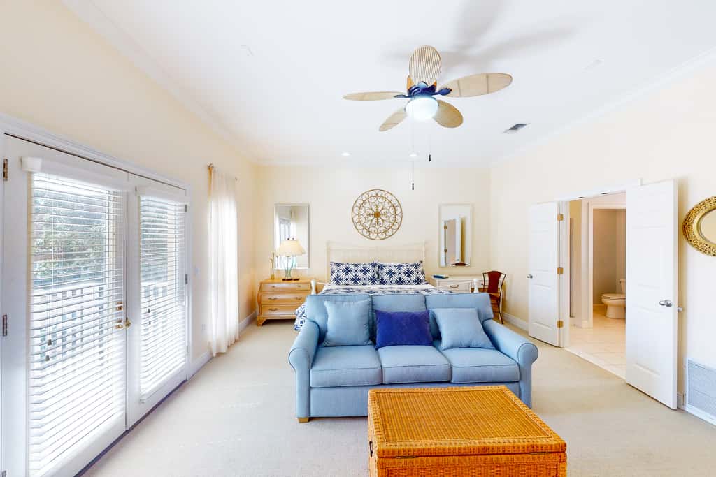 Exclusive 3BR retreat, steps to beach, pools