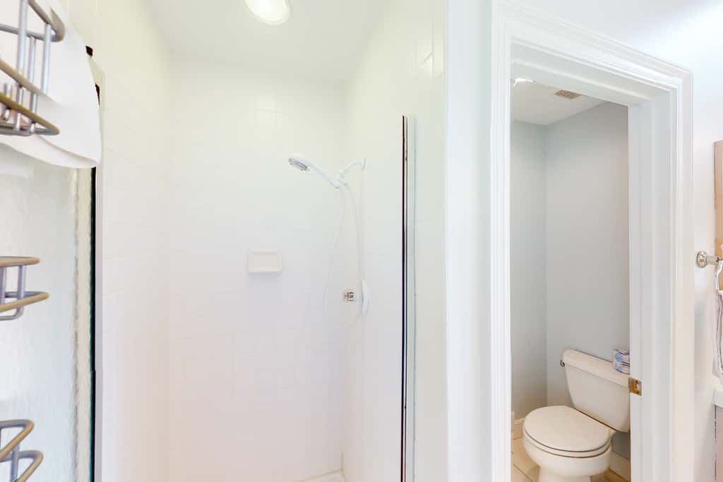 Exclusive 3BR retreat, steps to beach, pools