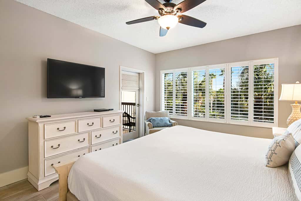 Beach views, resort amenities, serene retreat