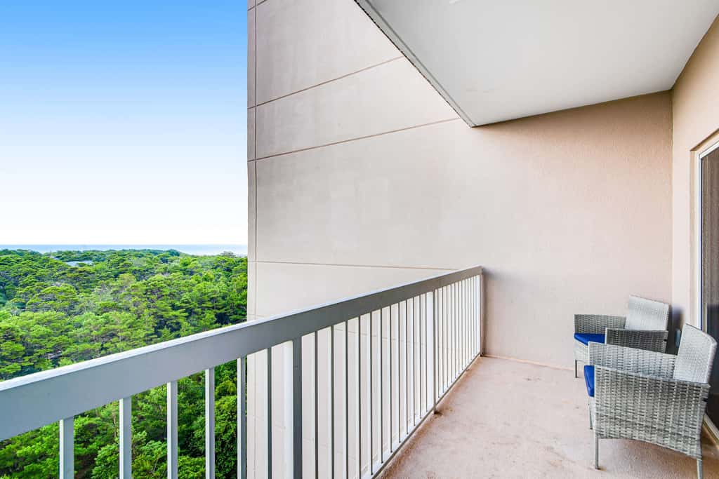 Exclusive Gulf-view condo with balcony