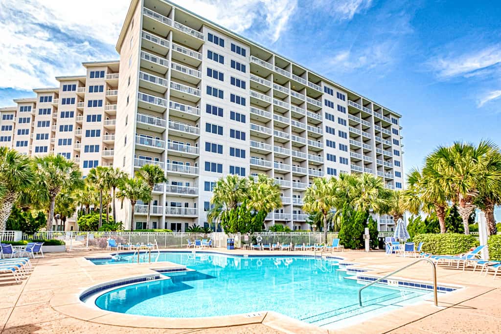 Exclusive Gulf-view condo with balcony