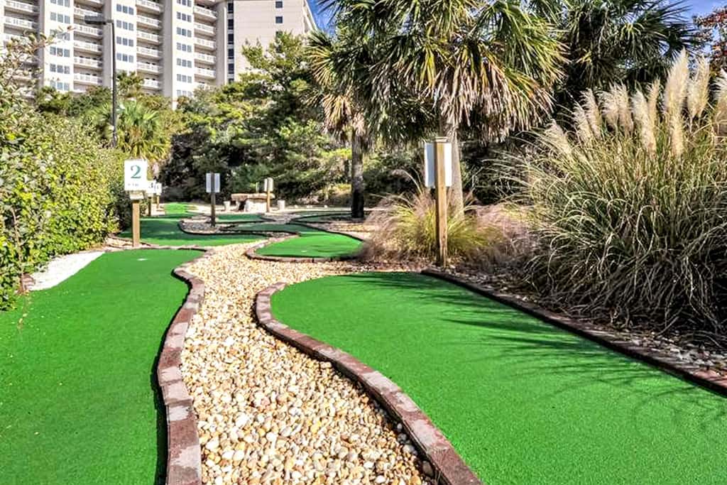 Exclusive Gulf-view condo with balcony