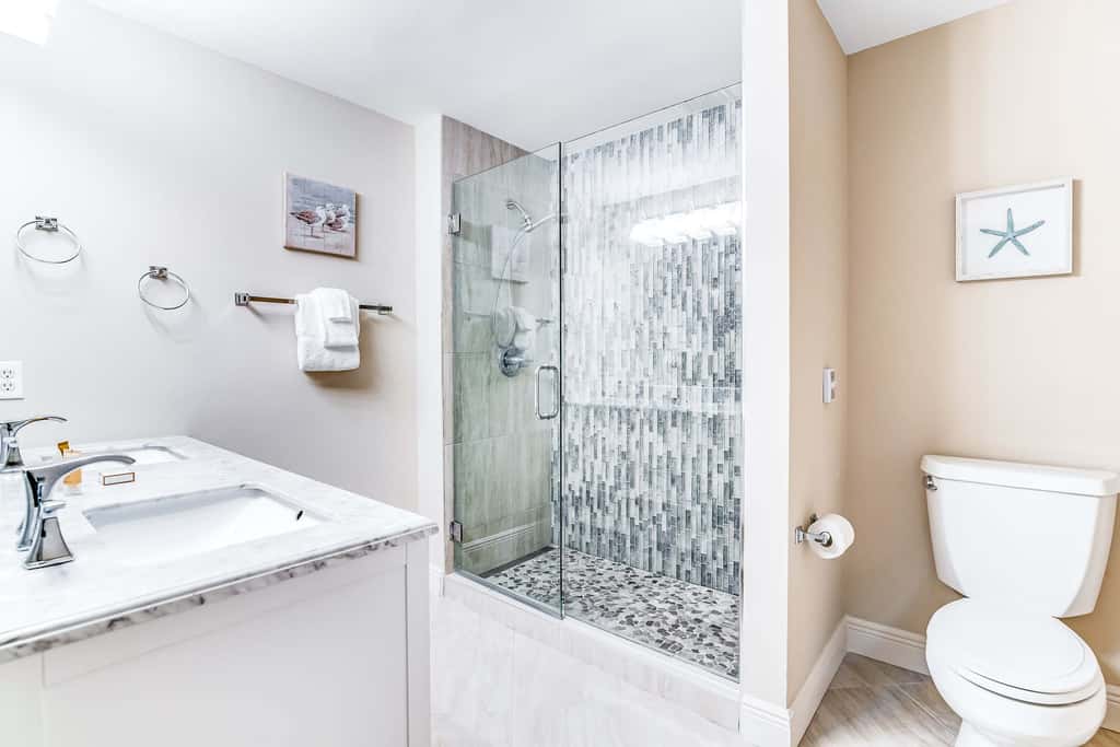 Exclusive Gulf-view condo with balcony