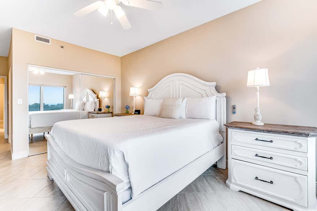 Exclusive Gulf-view condo with balcony