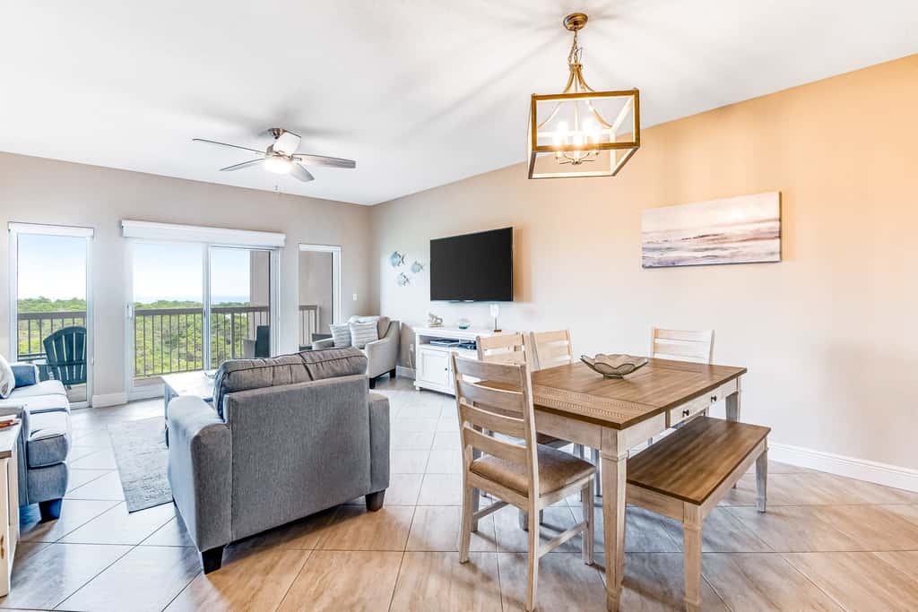 Exclusive Gulf-view condo with balcony