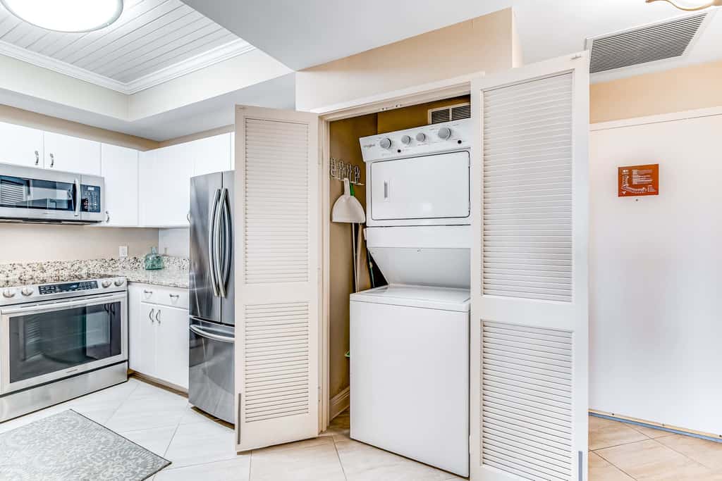 Exclusive Gulf-view condo with balcony