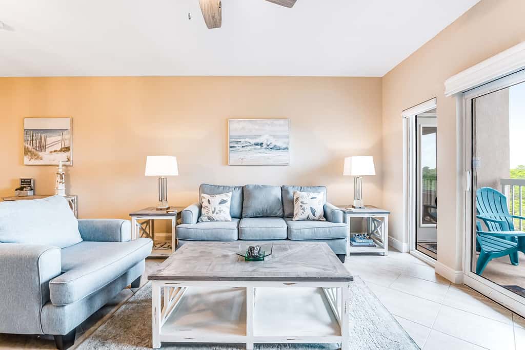 Exclusive Gulf-view condo with balcony