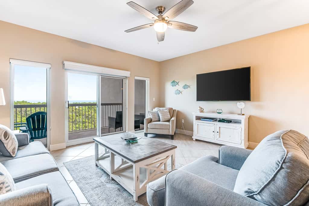 Exclusive Gulf-view condo with balcony