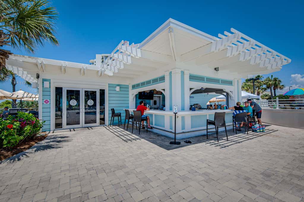 3BR villa w/ private pool & beach access