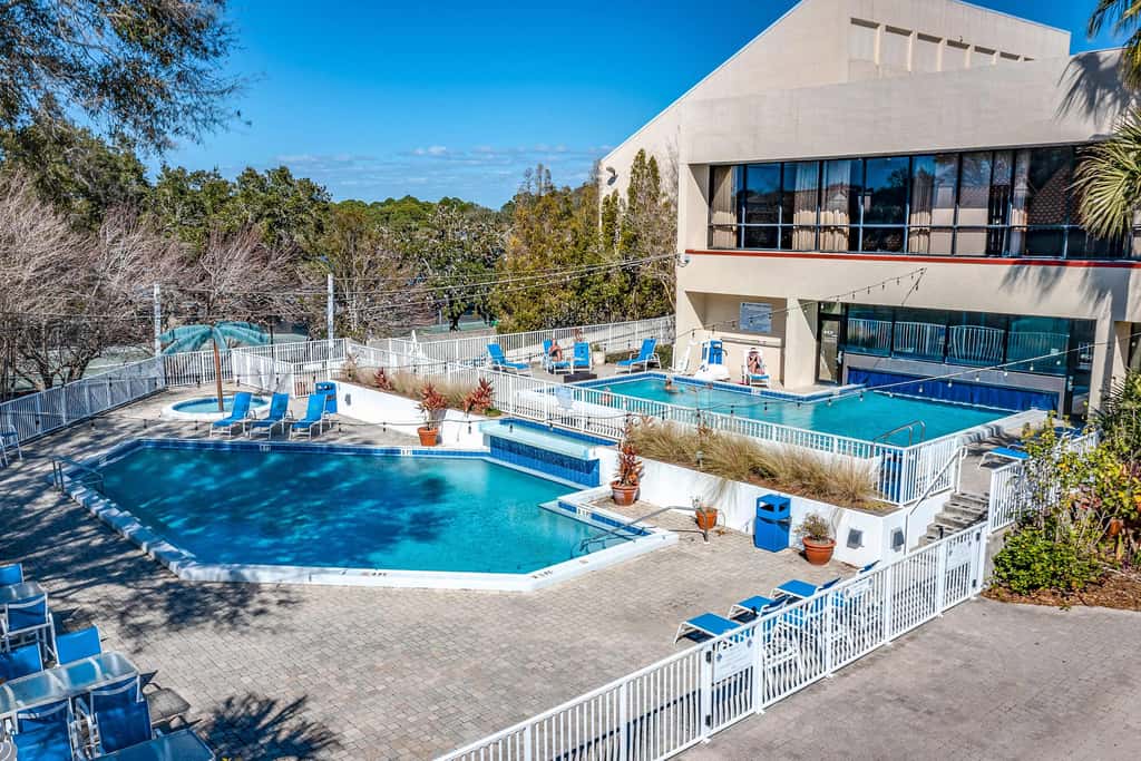 3BR villa w/ private pool & beach access