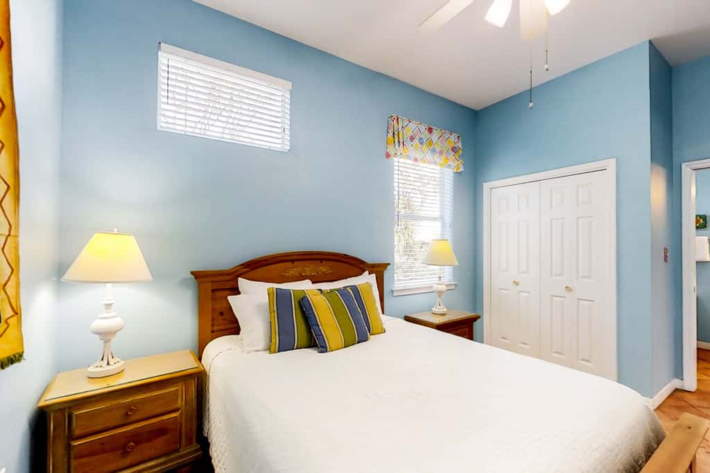 3BR villa w/ private pool & beach access