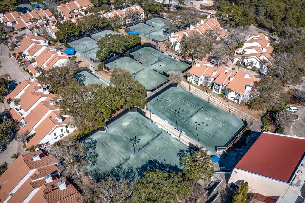 3BR villa w/ private pool & beach access