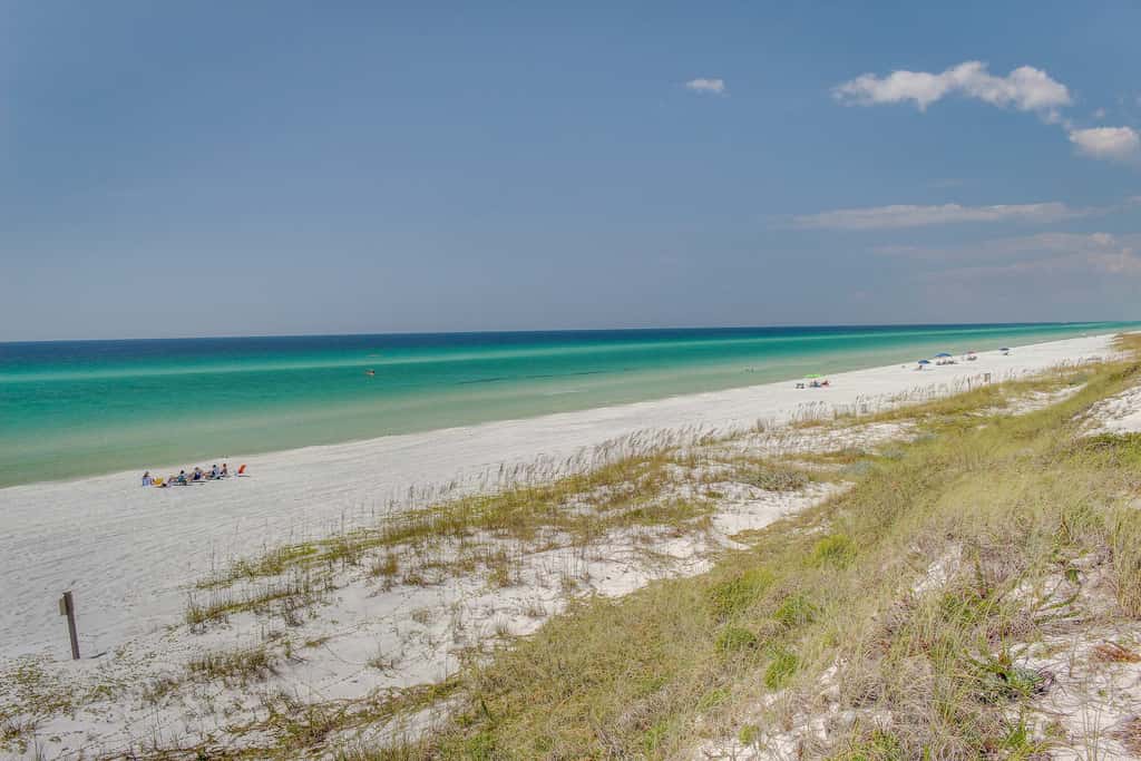 Exclusive 2BR: ocean views, pool, hot tub
