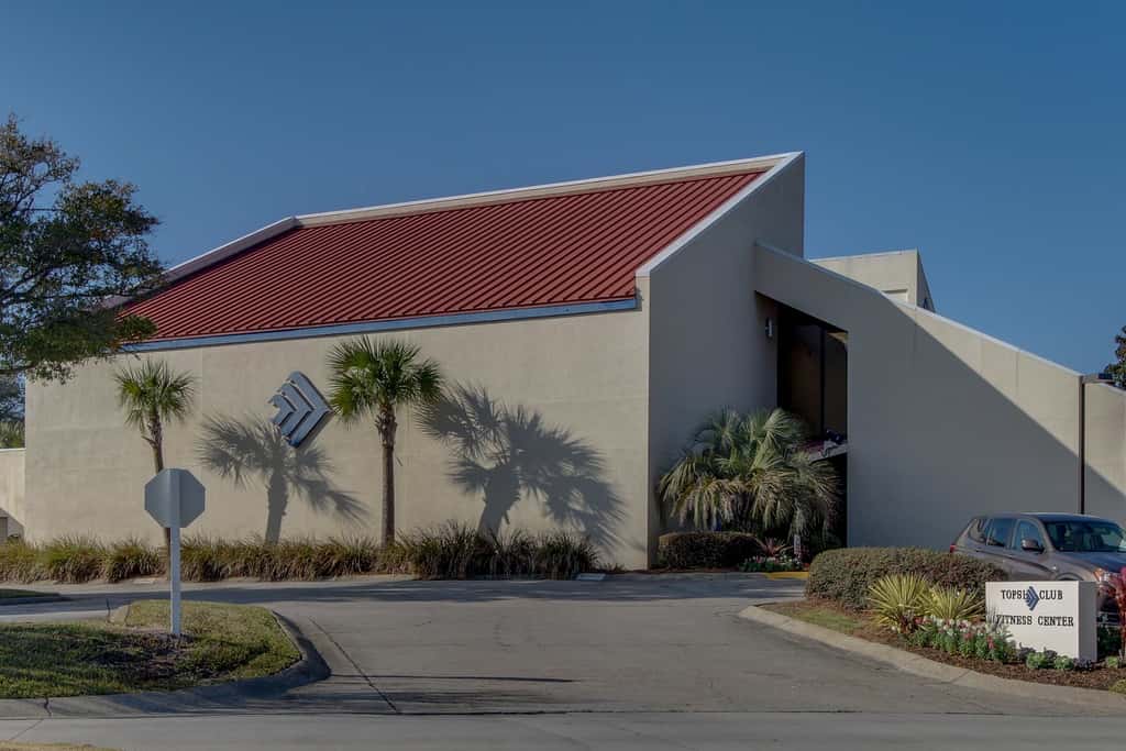 Exclusive 2BR: ocean views, pool, hot tub