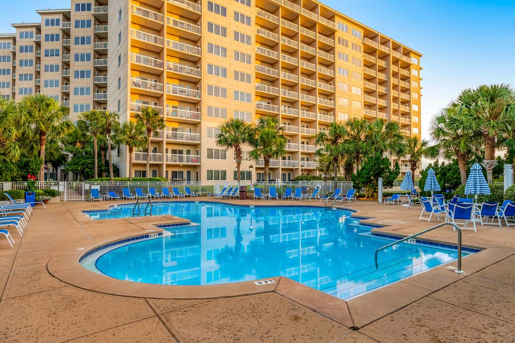 Exclusive 2BR: ocean views, pool, hot tub
