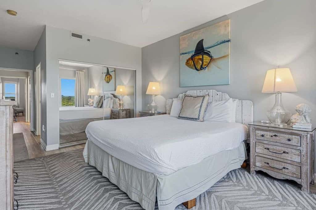 Exclusive 2BR: ocean views, pool, hot tub