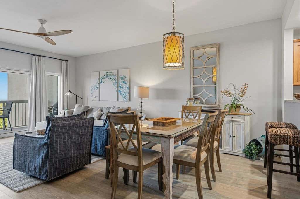 Exclusive 2BR: ocean views, pool, hot tub