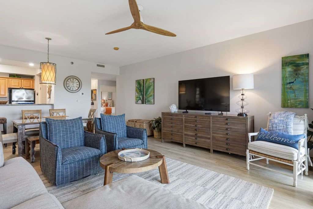 Exclusive 2BR: ocean views, pool, hot tub