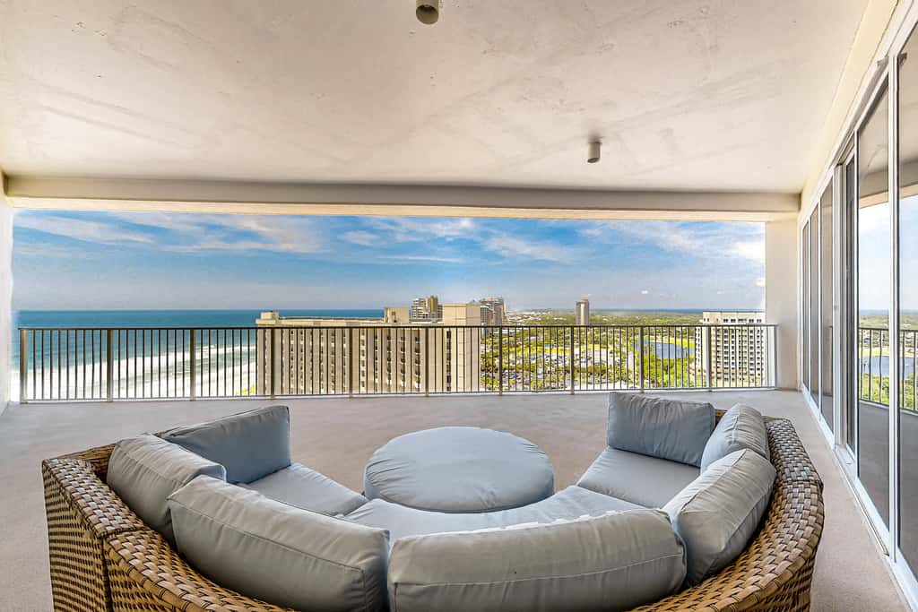Exclusive Gulf Views, Private Balcony