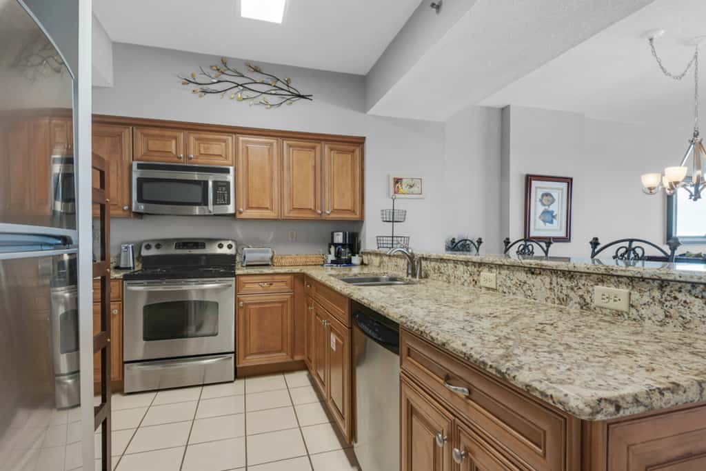 Beachfront condo with Gulf views & pool access