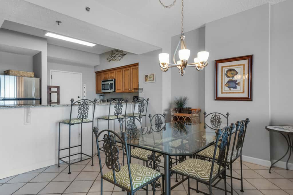 Beachfront condo with Gulf views & pool access